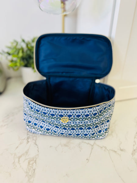 Kiss & Makeup Bag {Design Options}